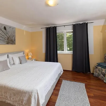 Emaris Tribalj (Primorsko-Goranska)