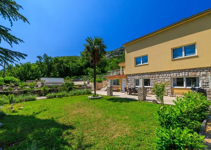 아파트 Emaris 트리발즈